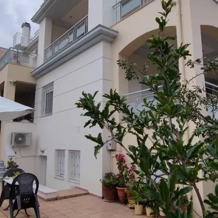 Dora's With Garden Lejlighed *