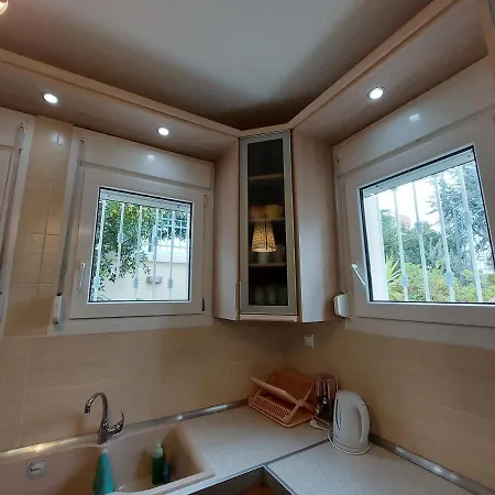 Dora's With Garden Lejlighed