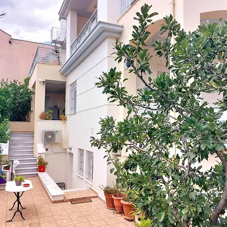 Dora's With Garden Lejlighed