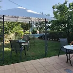 Dora's With Garden Appartement Vólos
