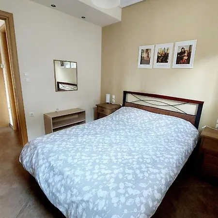 Dora's With Garden Apartamento