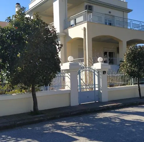 Dora's With Garden Apartment *