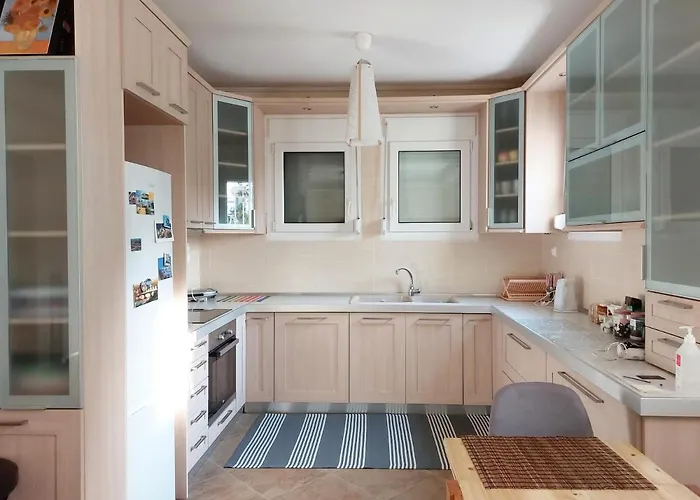 Dora's With Garden * Volos